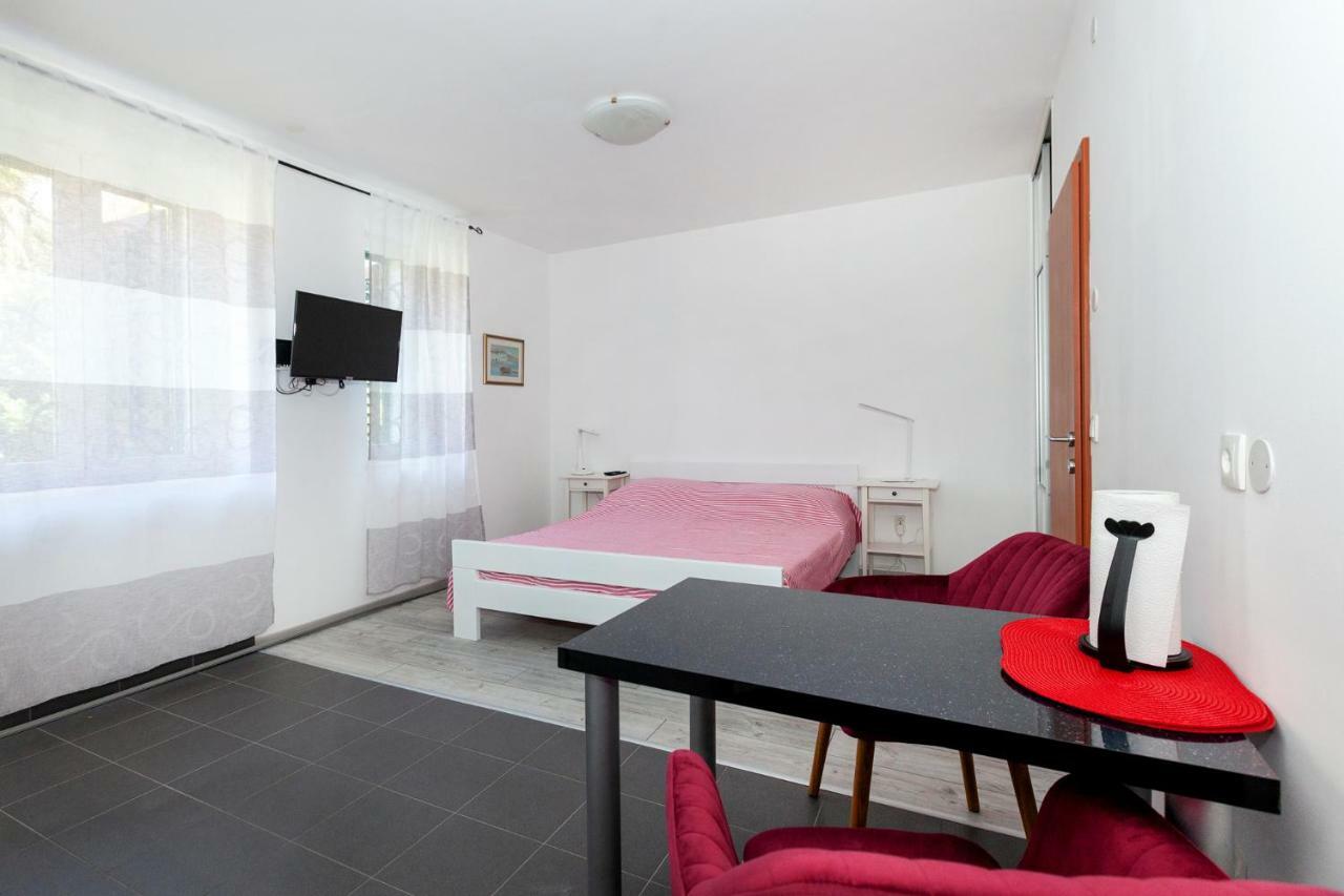 Studio Apartment Toma Split Exterior photo