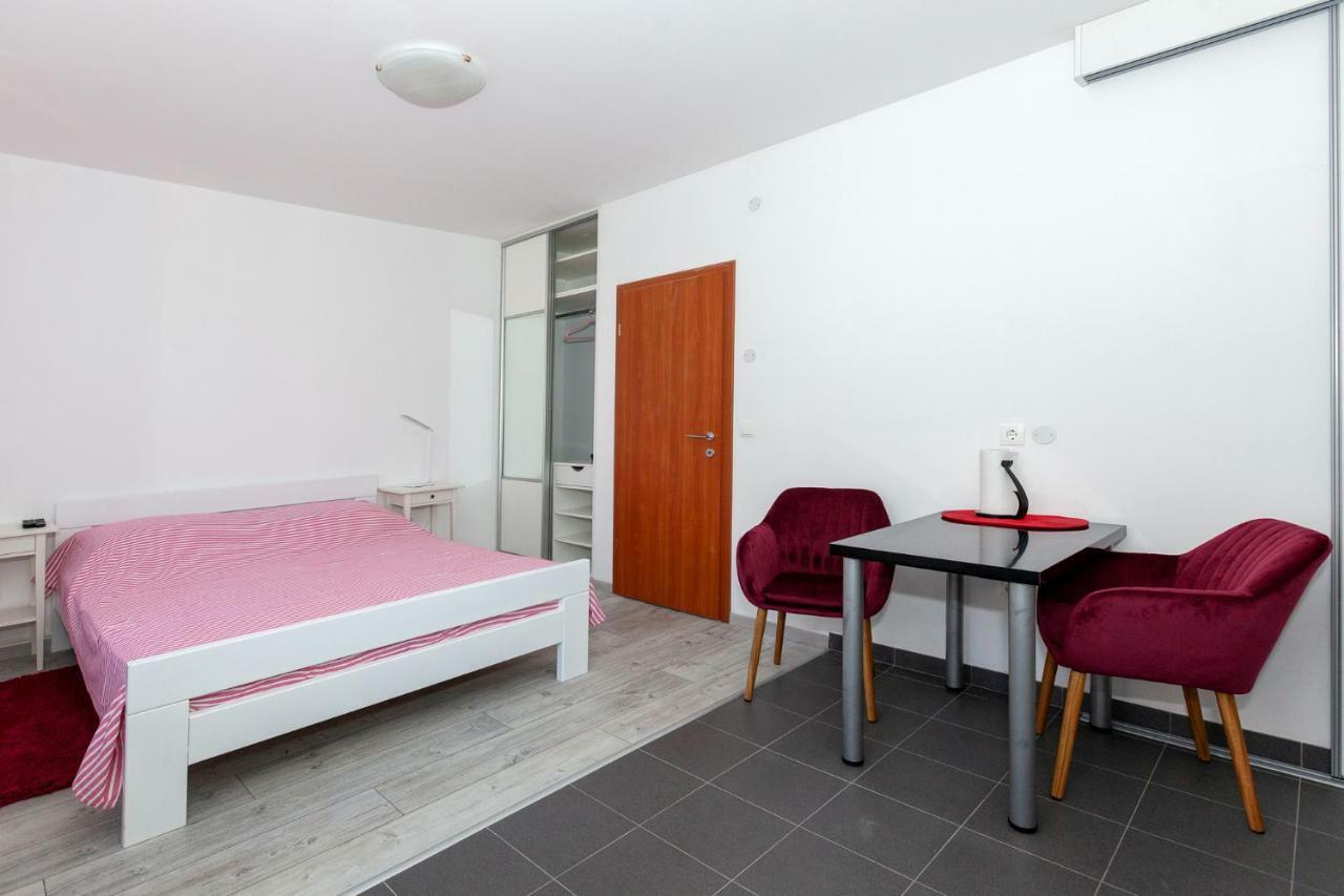 Studio Apartment Toma Split Exterior photo